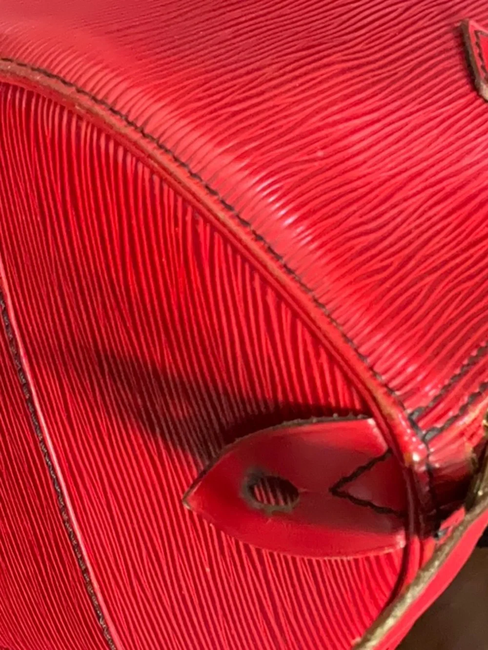 Louis Vuitton Used Lux Speedy Eppy 35 Inch Red 3400 R Crease In Frnt Minor Rub♥️ - Picture 4 of 7